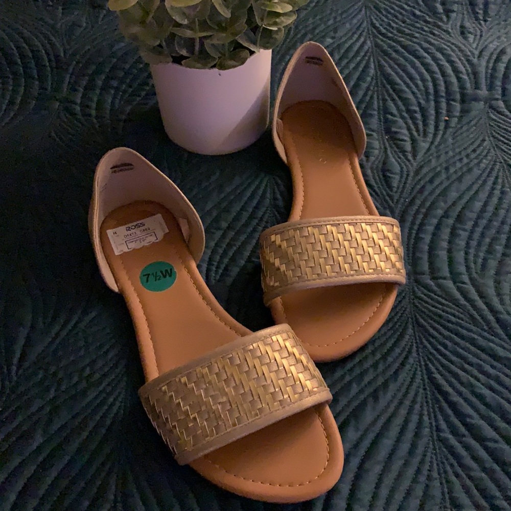 Andiamo Gold Sandals✨